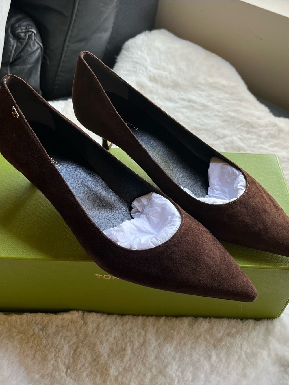 Tory Burch Low Heel Pump in brown suede